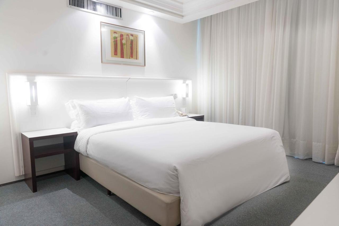 Standard Double Suite,1153524039:JPEG