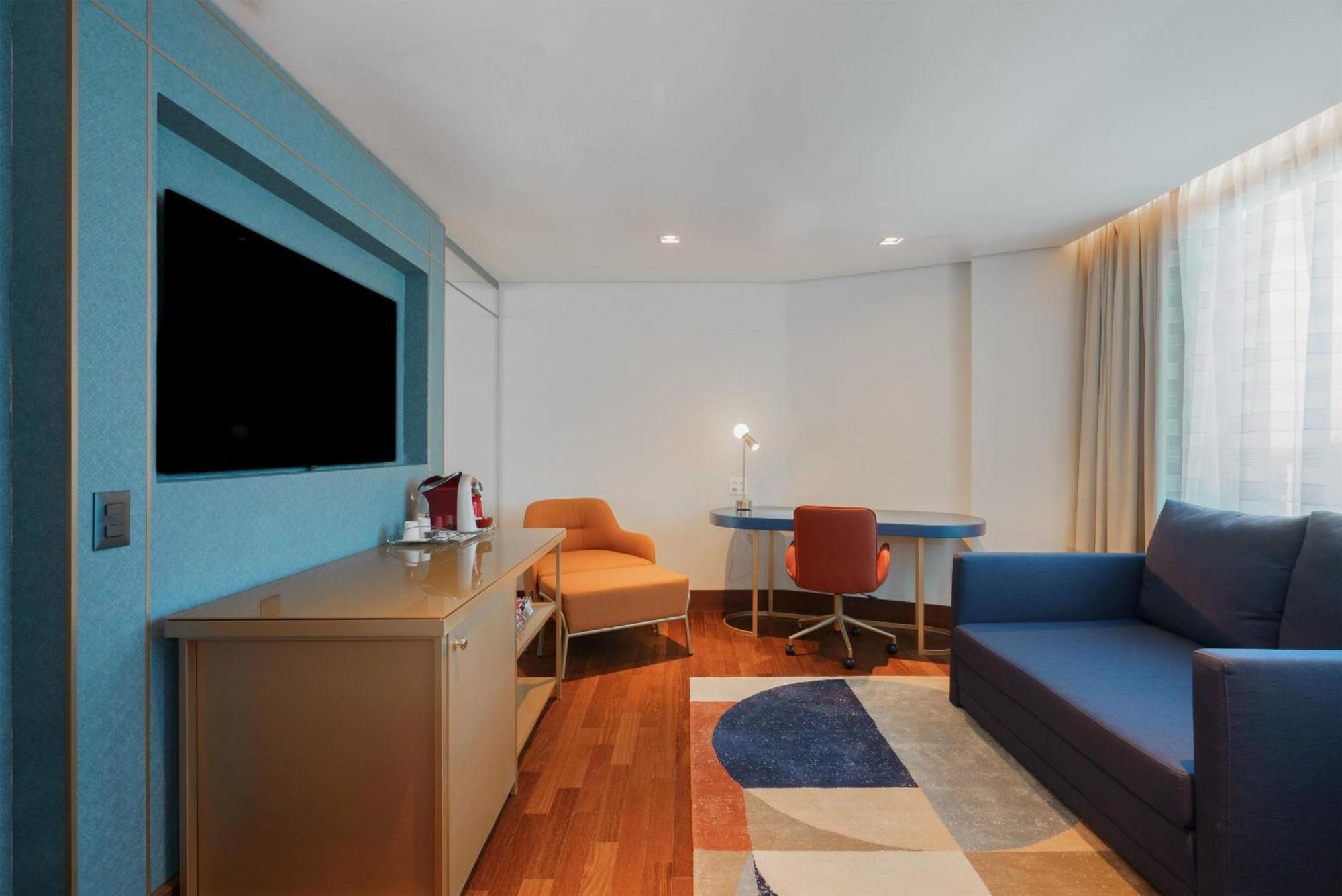One-Bedroom King Suite,1758297228:JPEG